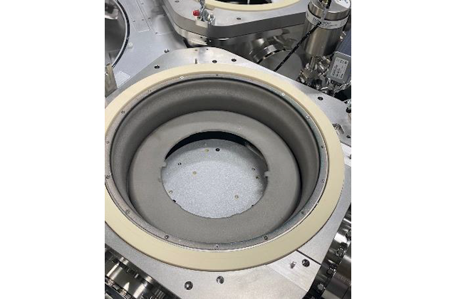 Камера и подложкодержатель